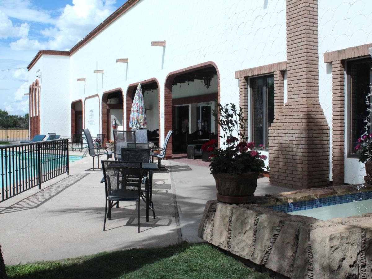 Hotel Hacienda Nuevo Casas Grandes Exterior foto